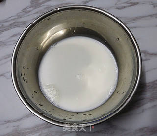 草莓果酱冰淇淋的做法步骤:2