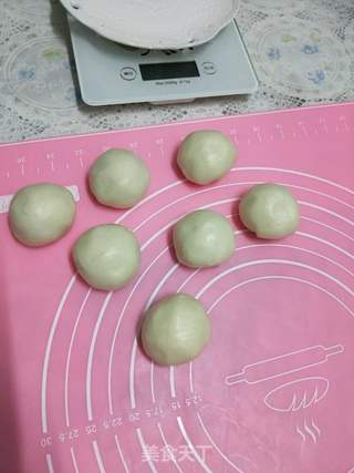 红豆沙蛋黄酥的做法步骤:13