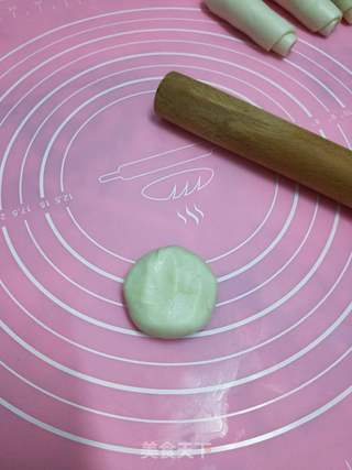 红豆沙蛋黄酥的做法步骤:14