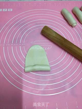 红豆沙蛋黄酥的做法步骤:16