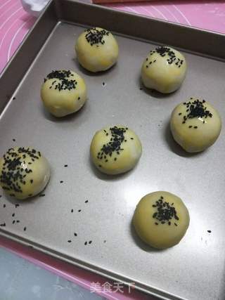 红豆沙蛋黄酥的做法步骤:27
