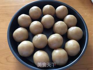 莲蓉蛋黄月饼的做法步骤:10