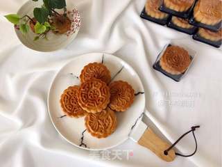莲蓉蛋黄月饼的做法步骤:20
