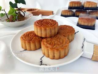 莲蓉蛋黄月饼的做法步骤:22