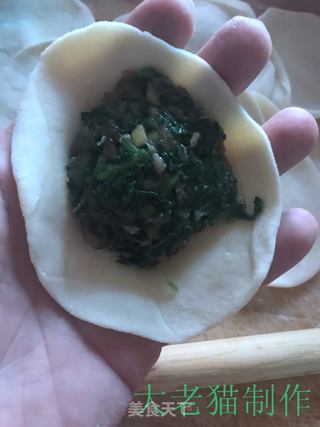萝卜缨包子的做法步骤:12