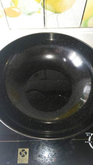 蒜香蛋炒饭的做法步骤:2