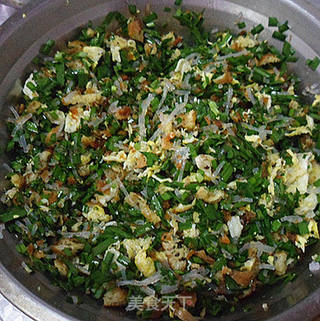 剩菜翻新——鲜虾味韭菜盒子的做法步骤:9