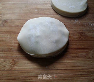 千层葱油饼(饺子皮版)的做法步骤:8