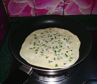 千层葱油饼(饺子皮版)的做法步骤:10