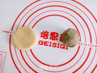 手作月饼#今年给咱爸妈送爱意浓浓月饼#的做法步骤:8