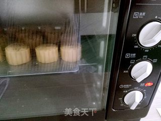 手作月饼#今年给咱爸妈送爱意浓浓月饼#的做法步骤:13