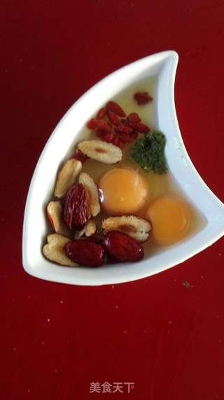 大枣枸杞鸡蛋羹的做法步骤：1