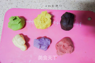 让你一次吃到四种口味的奶黄馅桃山月饼的做法步骤:6