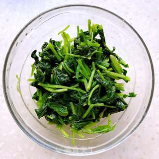菠菜拌面筋的做法步骤:4