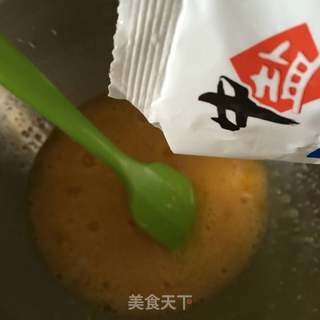 黑芝麻蛋卷的做法步骤:3
