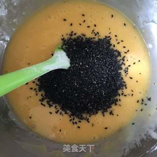 黑芝麻蛋卷的做法步骤:6