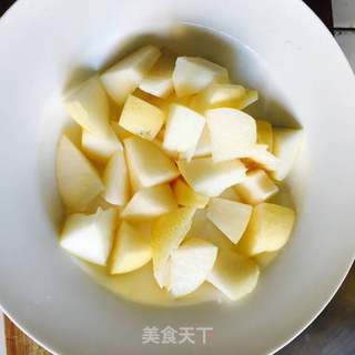 冰糖雪梨汤的做法步骤:2