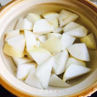冰糖雪梨汤的做法步骤:3