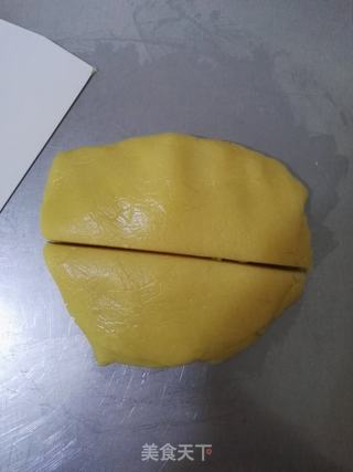红豆馅广式月饼的做法步骤:5