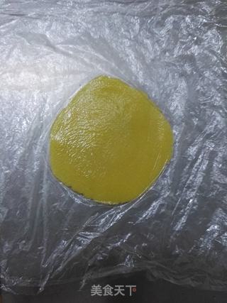 红豆馅广式月饼的做法步骤:9