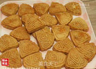 广式莲蓉月饼的做法步骤:15