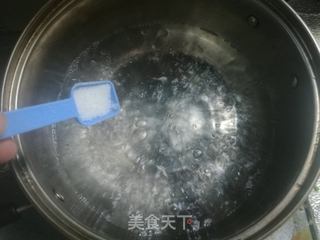 西兰花炒豆芽的做法步骤：4