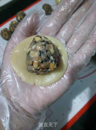 五仁月饼的做法步骤:12