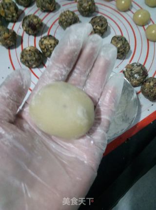 五仁月饼的做法步骤:14