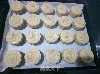 五仁月饼的做法步骤:18