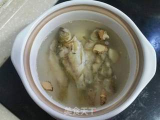 丝瓜鲫鱼汤的做法步骤:3