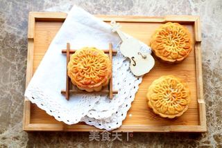 莲蓉蛋黄月饼 宝宝辅食,转化糖浆+枧水+中粉的做法步骤:9