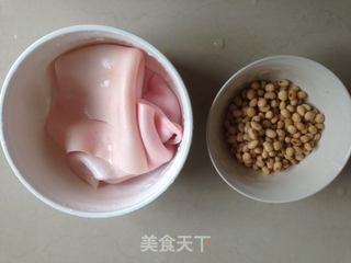 黄豆猪皮汤 的做法步骤：1