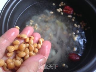黄豆猪皮汤 的做法步骤：7