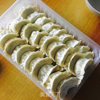 白菜猪肉饺子(附切法和包法）的做法步骤：13