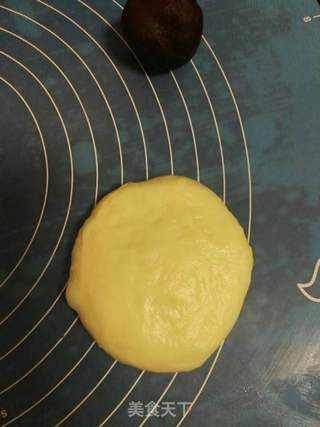 蛋黄豆沙面包的做法步骤:9