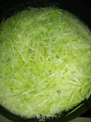 牛肉萝卜饺子的做法步骤：2