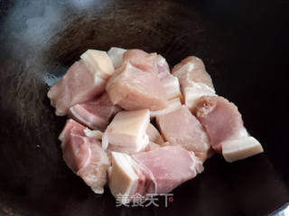 杏鲍菇烧肉的做法步骤:2