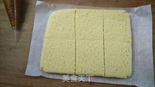 小黄人南瓜卷的做法步骤:12