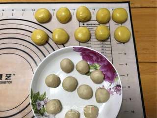 赏味中秋、乐享团圆~【黄金蛋黄酥】的做法步骤:10