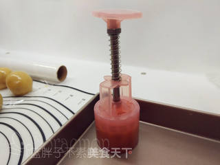 经典的广式月饼的做法步骤:11