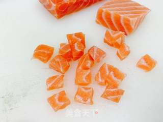 三文鱼藜麦沙拉的做法步骤:6