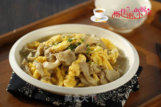 平菇炒鸡蛋的做法步骤:8