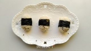 金枪鱼水果饭团的做法步骤:8