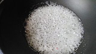 糖霜核桃仁的做法步骤:4