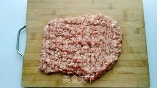 咸蛋黄菜肉大馄饨的做法步骤:4
