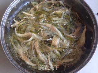 剑花猪骨汤的做法步骤:2
