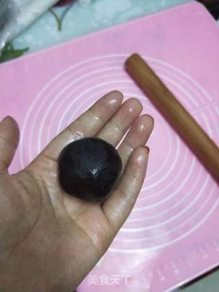 广式蛋黄豆沙月饼的做法步骤:10