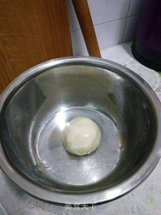 红豆沙蛋黄酥的做法步骤:2