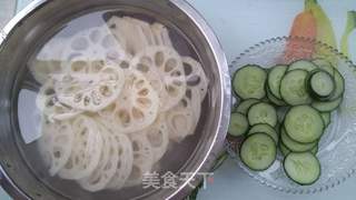 蒜香藕片的做法步骤:2