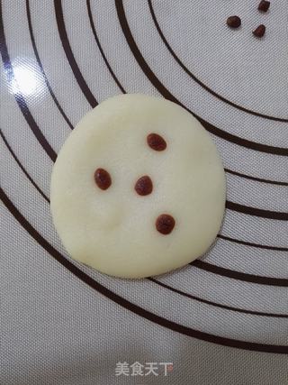 可可圆点冰皮月饼的做法步骤:14